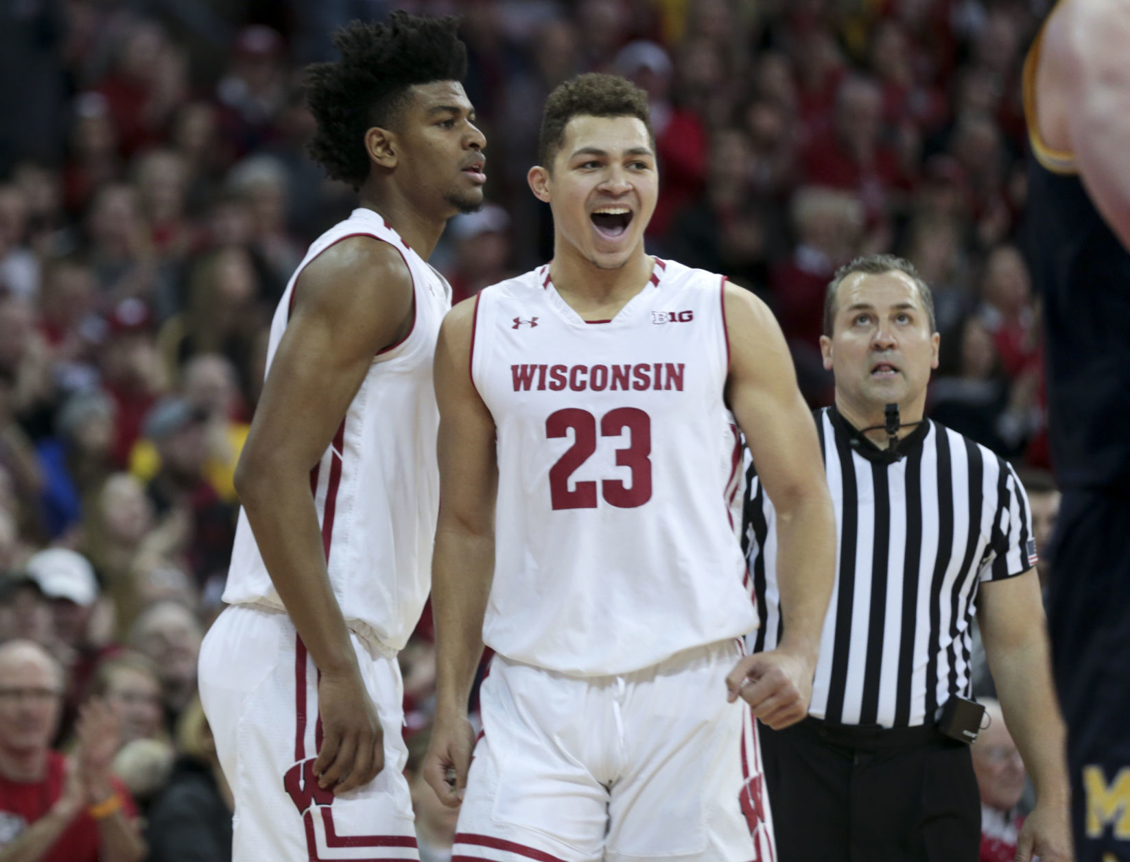 Badgers 64, No. 2 Wolverines 54